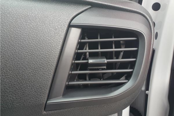 2023 Vauxhall Vivaro-e Life - Curitiba Triton, photo 36