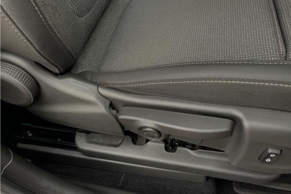 2022 Vauxhall Crossland 1.2 Turbo Elite Edition SUV 5dr Petrol Auto Euro 6 (s/s) (130 ps) - Cloth, photo 29