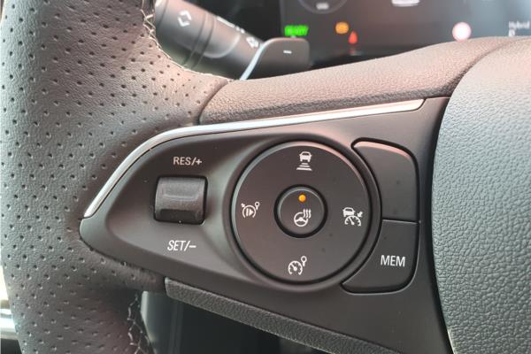 2023 Vauxhall Grandland 1.6 14.2kWh GSe SUV 5dr Petrol Plug-in Hybrid Auto AWD Euro 6 (s/s) (300 ps) - Berson Black, photo 17