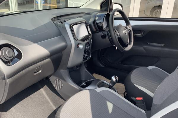 2021 Toyota AYGO 1.0 VVT-i x-play Hatchback 5dr Petrol x-shift (Safety Sense) (71 ps)-sequence-14