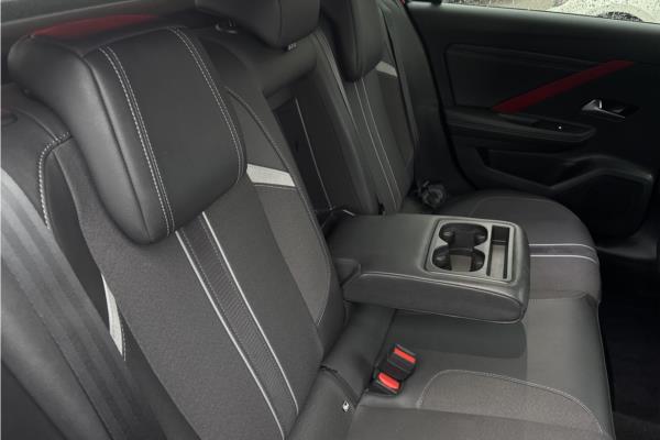 2022 Vauxhall Astra 1.6 12.4kWh GS Line Hatchback 5dr Petrol Plug-in Hybrid Auto Euro 6 (s/s) (180 ps) - Cloth, photo 36