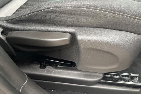 2019 Vauxhall Crossland X 1.2 Turbo GPF Elite Nav SUV 5dr Petrol Auto Euro 6 (s/s) (110 ps) - Cloth, photo 29