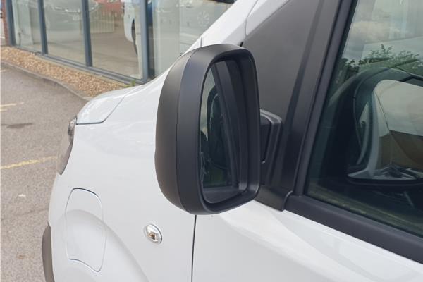 2023 Vauxhall Vivaro-e Life - Curitiba Triton, photo 39