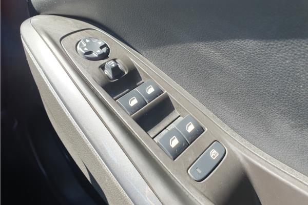 2019 Vauxhall Grandland X 1.2 Turbo SRi Nav SUV 5dr Petrol Auto Euro 6 (s/s) (130 ps) - Cloth, photo 22