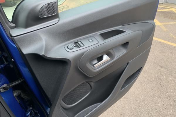 2020 Vauxhall Combo Life 1.2 Turbo GPF Energy MPV 5dr Petrol Manual Euro 6 (s/s) (7 Seat) (110 ps) - Cloth, photo 49