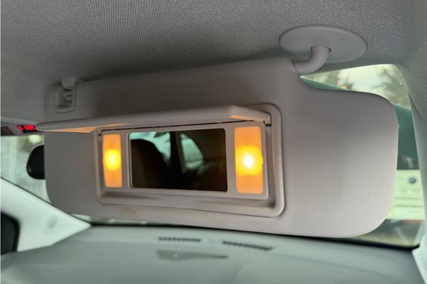 2022 Vauxhall Crossland 1.2 Turbo Ultimate SUV 5dr Petrol Auto Euro 6 (s/s) (130 ps) - Cloth/Alcantara, photo 30