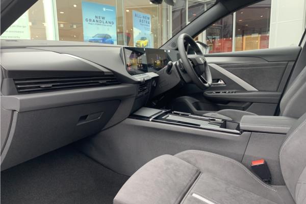 2023 Vauxhall Astra - Black Alcantara, photo 15