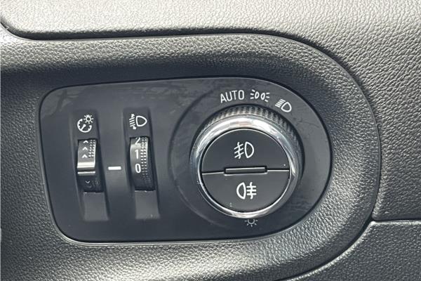 2019 Vauxhall Grandland X 1.2 Turbo GPF Sport Nav SUV 5dr Petrol Auto Euro 6 (s/s) (130 ps) - Cloth, photo 21