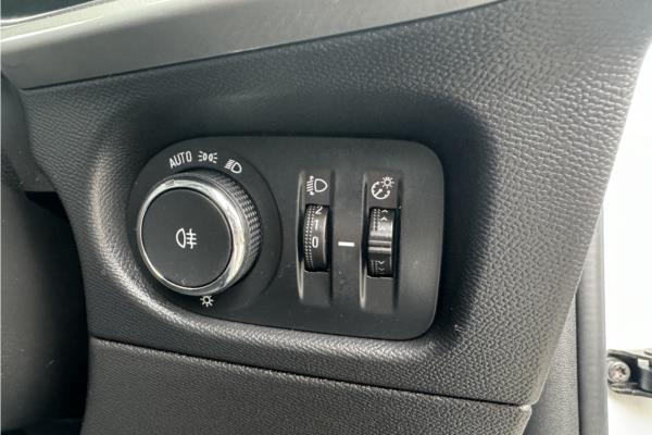 2022 Vauxhall Mokka 1.2 Turbo Design SUV 5dr Petrol Auto Euro 6 (s/s) (130 ps) - Cloth, photo 21