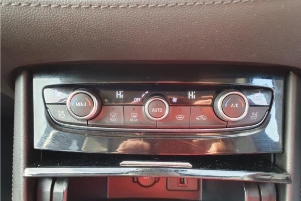 2020 Vauxhall Grandland X 1.6 13.2kWh Business Edition Nav Premium SUV 5dr Petrol Plug-in Hybrid Auto 4WD Euro 6 (s/s) Hybrid4 (300 ps) - Leather, photo 16