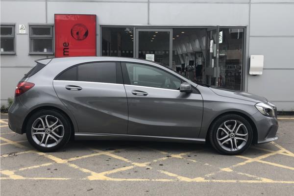 Non Franchise 2018 Mercedes-benz a 200 Sport Edition Auto - Leather, photo 9