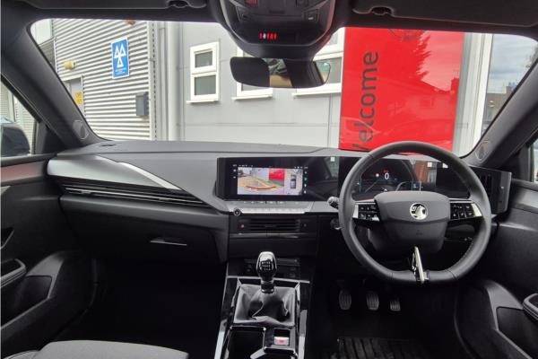 2025 Vauxhall Astra - Jet Black Greta, photo 11