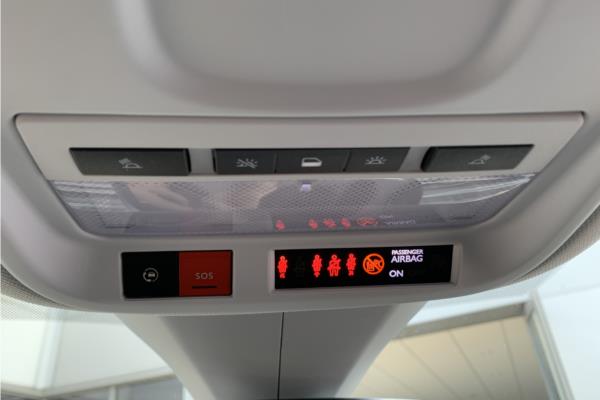 2021 Vauxhall Grandland X 1.2 Turbo SRi Nav SUV 5dr Petrol Auto Euro 6 (s/s) (130 ps) - Cloth, photo 25