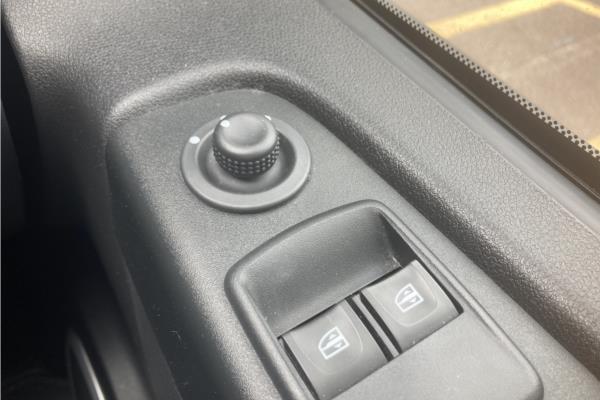 2018 VAUXHALL VIVARO - Cloth, photo 23