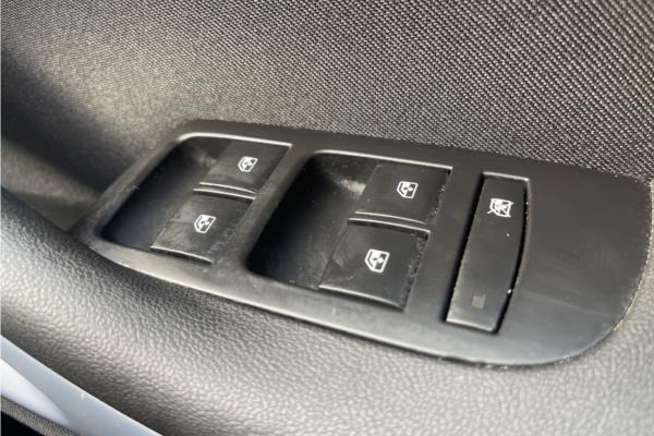 2017 Vauxhall Zafira Tourer 1.4i Turbo SRi MPV 5dr Petrol Manual Euro 6 (140 ps) - Cloth, photo 22
