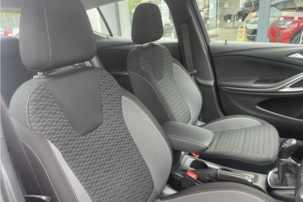 2020 Vauxhall Astra 1.2 Turbo SRi Hatchback 5dr Petrol Manual Euro 6 (s/s) (145 ps) - Cloth, photo 38