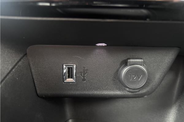 2020 Vauxhall Corsa 1.2 Turbo Elite Nav Hatchback 5dr Petrol Auto Euro 6 (s/s) (100 ps) - Cloth, photo 38