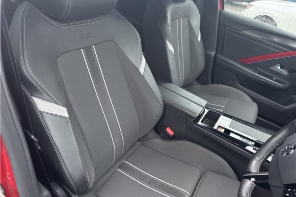 2022 Vauxhall Astra 1.6 12.4kWh GS Line Hatchback 5dr Petrol Plug-in Hybrid Auto Euro 6 (s/s) (180 ps) - Cloth, photo 34