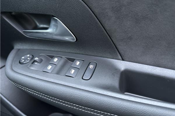 2022 Vauxhall Mokka-e 50kWh Ultimate SUV 5dr Electric Auto (136 ps) - Black Sienna, photo 21