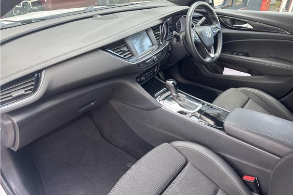 2019 Vauxhall Insignia 2.0 Turbo D BlueInjection SRi VX Line Nav Sports Tourer 5dr Diesel Auto Euro 6 (s/s) (170 ps) - Cloth, photo 15