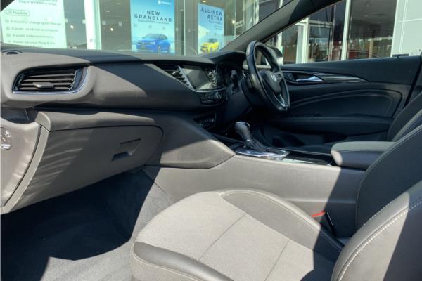2018 Vauxhall Insignia 2.0 Turbo D BlueInjection SRi VX Line Nav Sports Tourer 5dr Diesel Auto Euro 6 (s/s) (170 ps) - Cloth, photo 15