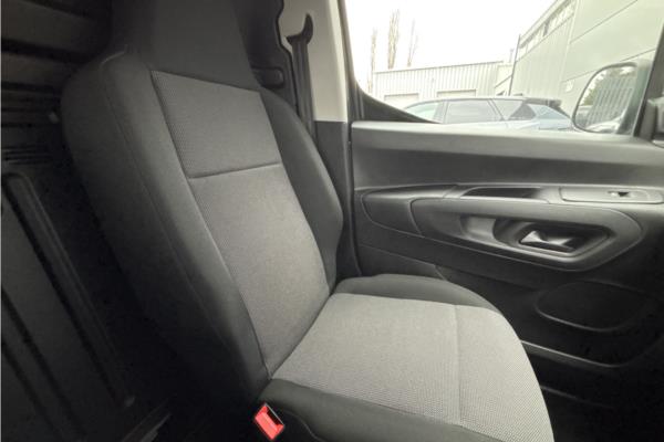 2021 Vauxhall Combo 1.5 Turbo D 2300 Edition Panel Van 4dr Diesel Auto L2 H1 Euro 6 (s/s) (130 ps) - Cloth, photo 32
