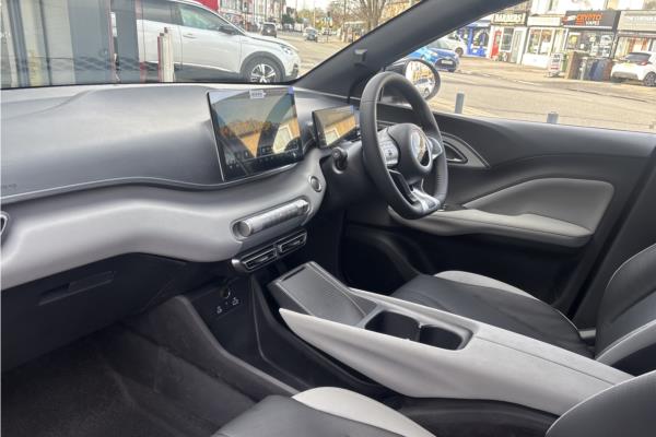 BYD Dolphin* Surf 5Dr 65kW Boost 43kWh Auto - Black+grey Vegn, photo 14