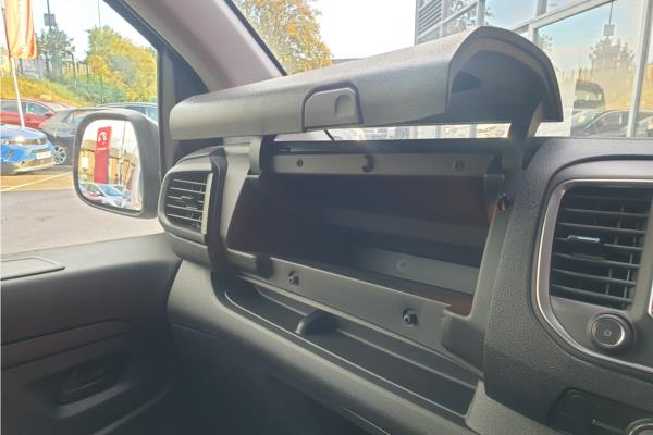2024 Vauxhall Vivaro-e Life 50kWh Combi MPV 5dr Electric Auto LWB (9 Seat, 11kW Charger) (136 ps) - Curitiba Triton, photo 26
