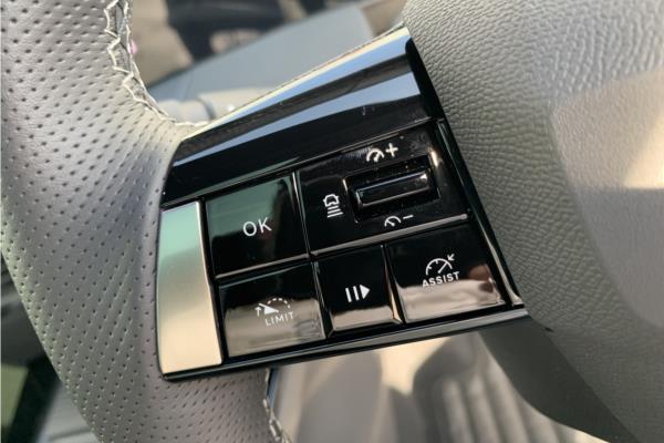 2023 Vauxhall Astra Electric 54kWh Ultimate Hatchback 5dr Electric Auto (156 ps) - Black Alcantara, photo 18