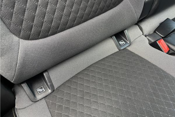 2019 Vauxhall Grandland X 1.2 Turbo GPF Sport Nav SUV 5dr Petrol Auto Euro 6 (s/s) (130 ps) - Cloth, photo 33