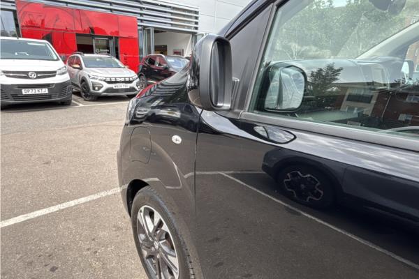 2021 Vauxhall Vivaro Life Electric 50kWh Elite MPV 5dr Electric Auto LWB (8 Seat, 7.4kW Charger) (136 ps) - Cloth, photo 41