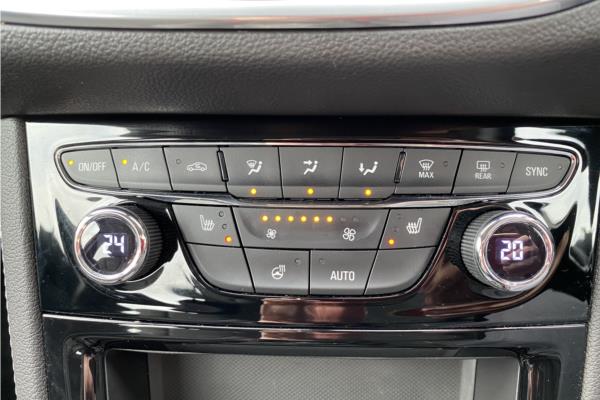 2018 Vauxhall Astra 1.4i Turbo Elite Nav Hatchback 5dr Petrol (150 ps) - Leather, photo 16