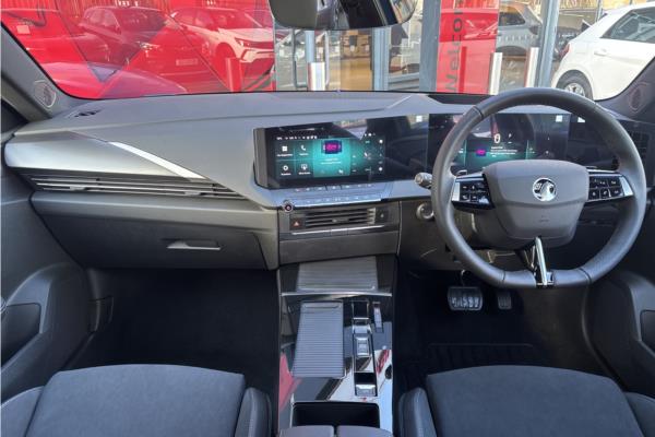 Vauxhall Astra* 5Dr 54kWh 11kWCh Ultimate AU - Jet Blk+alcantr, photo 9