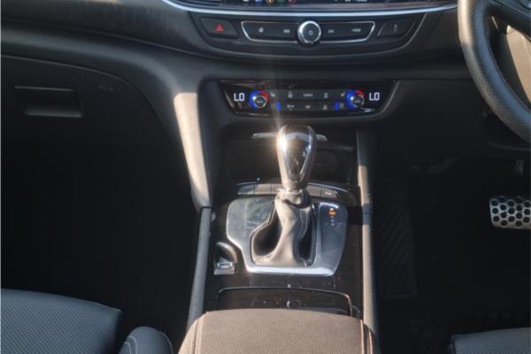 2019 Vauxhall Insignia 2.0 Turbo D BlueInjection SRi VX Line Nav Sports Tourer 5dr Diesel Auto Euro 6 (s/s) (170 ps) - Cloth/Leather, photo 29