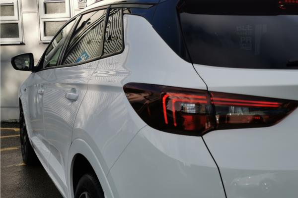 2024 Vauxhall Grandland 1.2 MHEV Ultimate SUV 5dr Petrol Hybrid e-DCT Euro 6 (s/s) (136 ps) - Black Alcantara, photo 37