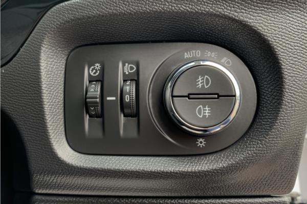 2021 Vauxhall Corsa 1.2 Turbo Elite Nav Premium Hatchback 5dr Petrol Auto Euro 6 (s/s) (100 ps) - Cloth, photo 21