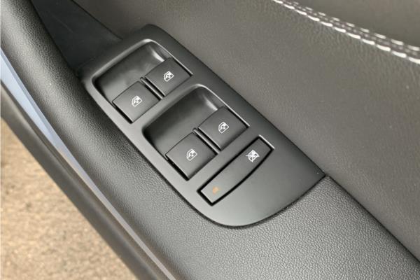 2018 Vauxhall Zafira Tourer 1.4i Turbo SRi Nav MPV 5dr Petrol Manual Euro 6 (140 ps) - Cloth, photo 22