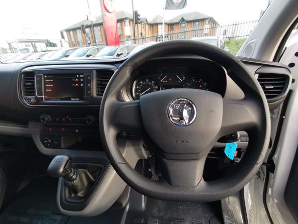 2020 VAUXHALL VIVARO - Curtiba Tritone, photo 10