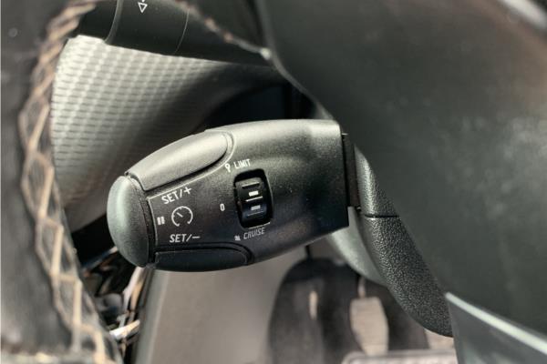 2019 Peugeot 208 1.2 PureTech Tech Edition Hatchback 5dr Petrol Euro 6 (s/s) (82 ps)-sequence-17