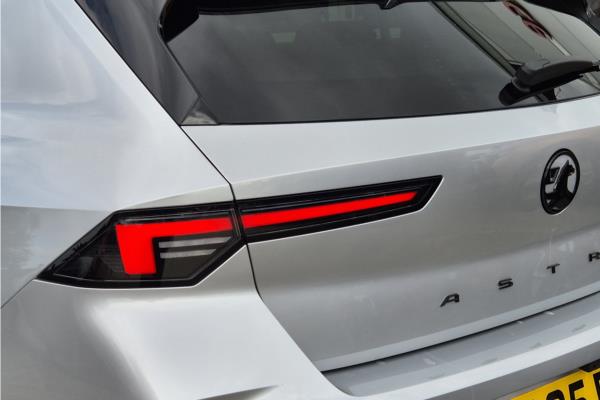 2025 Vauxhall Astra - Jet Black Greta, photo 40
