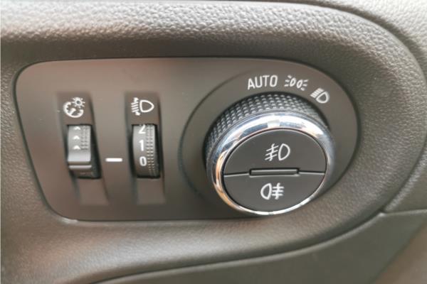 2020 Vauxhall Grandland X 1.2 Turbo SRi Nav SUV 5dr Petrol Auto Euro 6 (s/s) (130 ps) - Cloth, photo 21