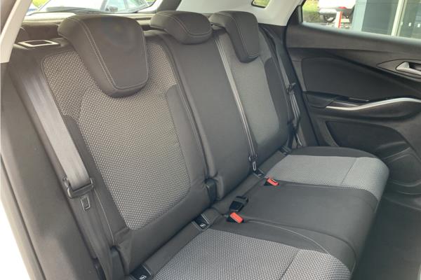 2019 Vauxhall Grandland X 1.2 Turbo GPF SE SUV 5dr Petrol Manual Euro 6 (s/s) (130 ps) - Cloth, photo 13