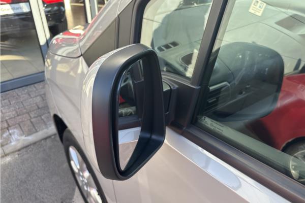 2021 Vauxhall Combo Life 1.2 Turbo SE MPV 5dr Petrol Auto Euro 6 (s/s) (130 ps) - Cloth, photo 41