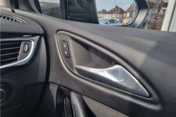 2016 Vauxhall Astra 1.4i Turbo Elite Nav Hatchback 5dr Petrol Auto Euro 6 (s/s) (150 ps) - Leather, photo 31