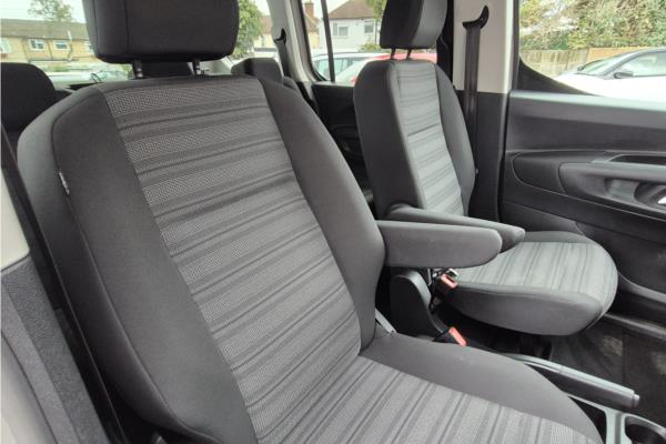 2021 Vauxhall Combo Life 1.2 Turbo Elite MPV 5dr Petrol Auto Euro 6 (s/s) (7 Seat) (130 ps) - Cloth, photo 35