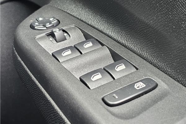 2022 Vauxhall Corsa 1.2 Turbo Ultimate Hatchback 5dr Petrol Auto Euro 6 (s/s) (130 ps) - Cloth/Alcantara, photo 22