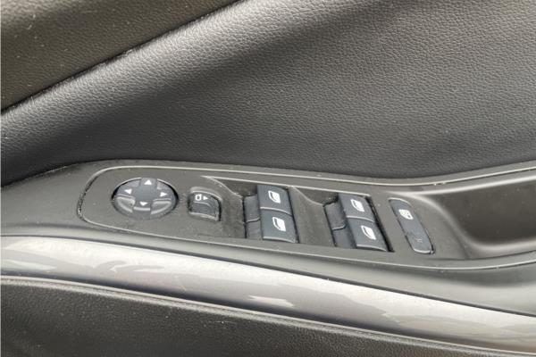 2020 Vauxhall Grandland X 1.2 Turbo SRi Nav SUV 5dr Petrol Auto Euro 6 (s/s) (130 ps) - Cloth, photo 22