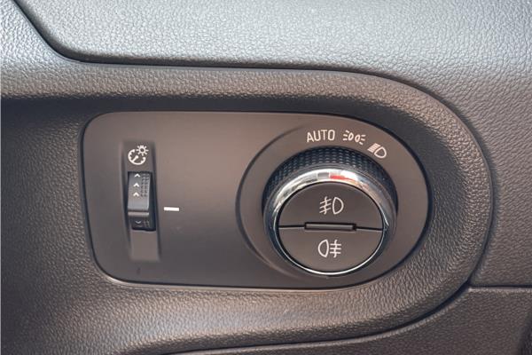 2020 Vauxhall Grandland X 1.6 13.2kWh Ultimate Nav SUV 5dr Petrol Plug-in Hybrid Auto 4WD Euro 6 (s/s) Hybrid4 (300 ps) - Berson Black, photo 21