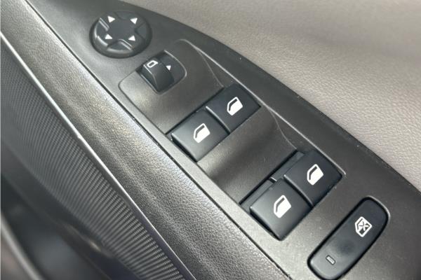 2019 Vauxhall Crossland X 1.2 Turbo GPF Elite Nav SUV 5dr Petrol Auto Euro 6 (s/s) (110 ps) - Cloth, photo 22