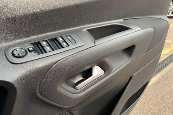 2021 Vauxhall Combo Life 1.2 Turbo SE MPV 5dr Petrol Auto Euro 6 (s/s) (130 ps) - Cloth, photo 41